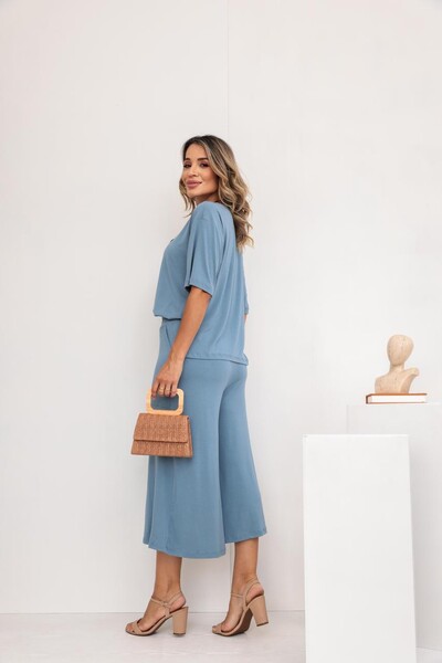 Foto Conjunto Málaga em Viscolycra Premium Feminino – Blusa Ampla e Pantacourt