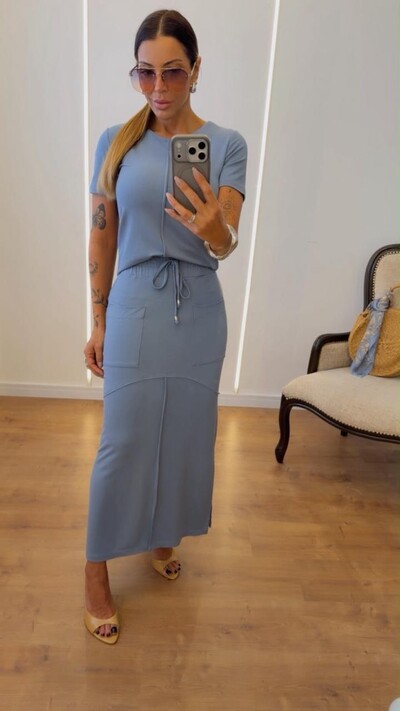 Foto Conjunto Adriana Feminino em Moletinho com Saia Midi e Fendas