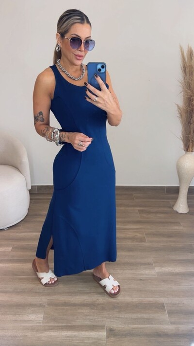 Foto Vestido Sabrina Midi em Moletinho com Recortes