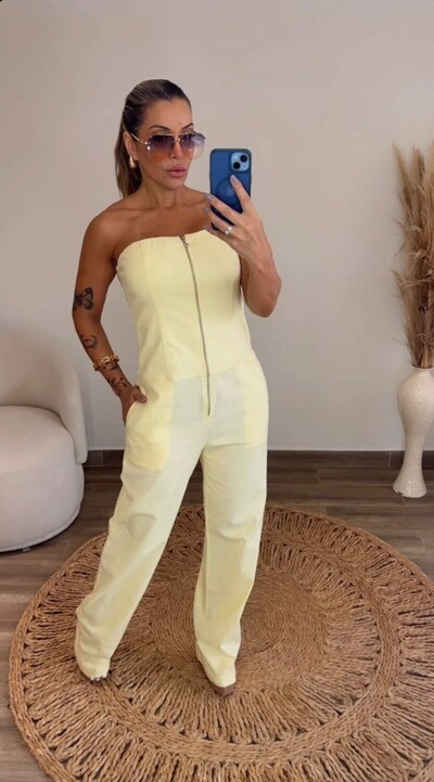 Foto Macacão Tomara que Caia em Linho com Elastano