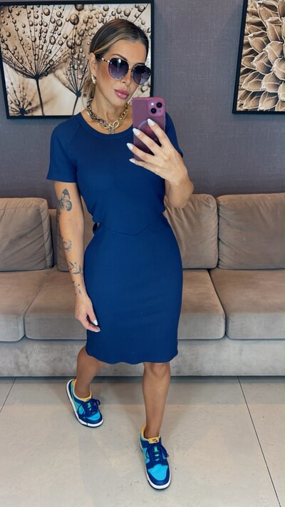 Foto Vestido Kelly em Malha Canelada com Recorte Lateral
