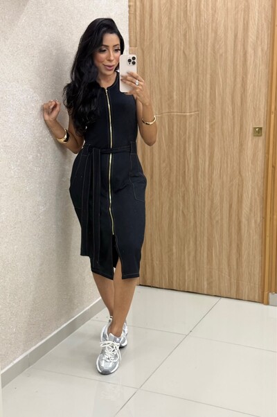 Foto Vestido Sara Midi Feminino em Moletinho com Zíper Frontal e Cinto