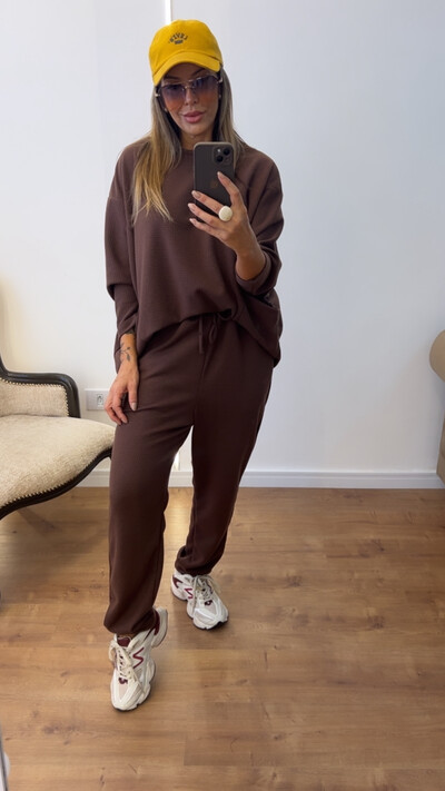 Foto Conjunto Style Feminino em Malha Canelada de Algodão – Blusa Ampla e Calça Confortável
