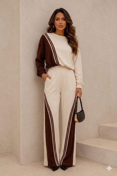 Foto Conjunto Feminino Detalhe Tricot em Moletinho com Calça Pantalona