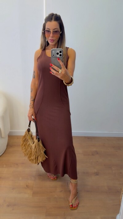 Foto Vestido Sabrina Midi em Moletinho com Recortes