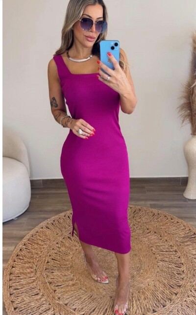 Foto Vestido Paulina Midi Feminino em Malha Canelada Premium com Fenda Lateral