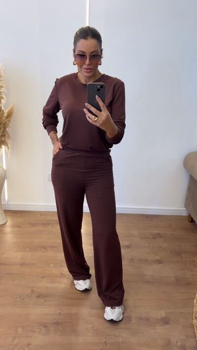 Foto Conjunto Feminino Betina em Moletinho com Calça Reta