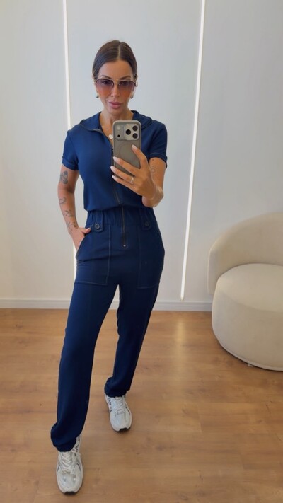 Foto Macacão Feminino Linda em Moletinho com Bolsos