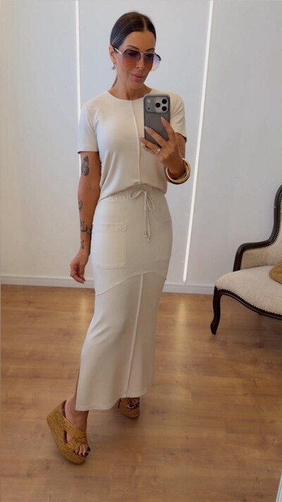 Foto Conjunto Adriana Feminino em Moletinho com Saia Midi e Fendas