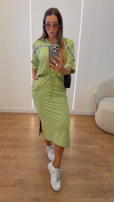 Foto Conjunto Carmem em Moletinho com Blusa e Saia Midi