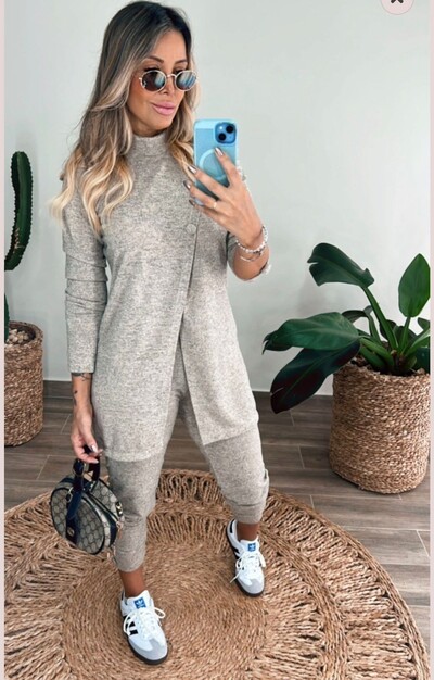 Foto Conjunto Feminino Luara em Lanzinha de Tricô | Elegância e Conforto