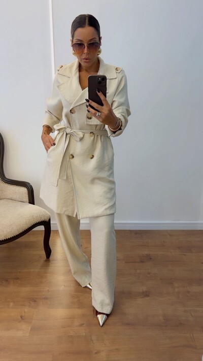 Foto Conjunto Feminino Trench Coat com Calça de Alfaiataria Off White