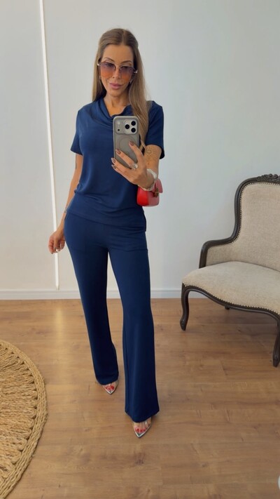 Foto Conjunto Renata com Blusa Gola Drapeada e Calça Reta
