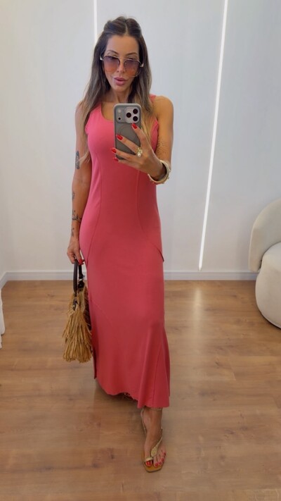 Foto Vestido Sabrina Midi em Moletinho com Recortes