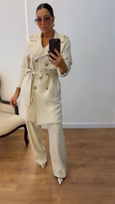 Foto Conjunto Feminino Trench Coat com Calça de Alfaiataria Off White