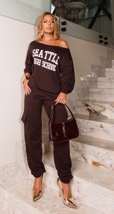 Foto Conjunto High School Maria Dondoca em Moletom – Look Streetwear Elegante e Confortável