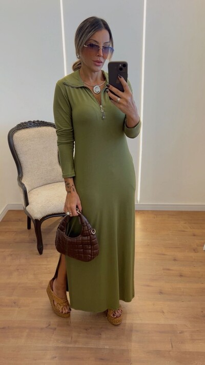 Foto Vestido Marlene Longo Manga Longa em Viscolycra com Fenda – Conforto e Elegância