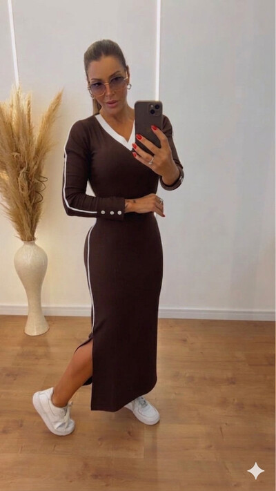 Foto Vestido Aspen em Moletinho Midi com Detalhes Contrastantes