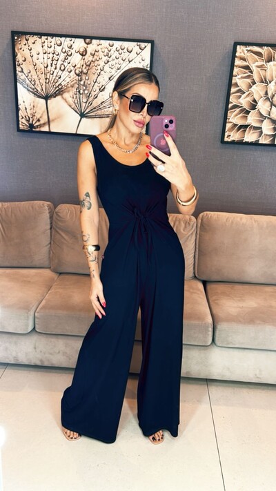 Foto Macacão Abadia