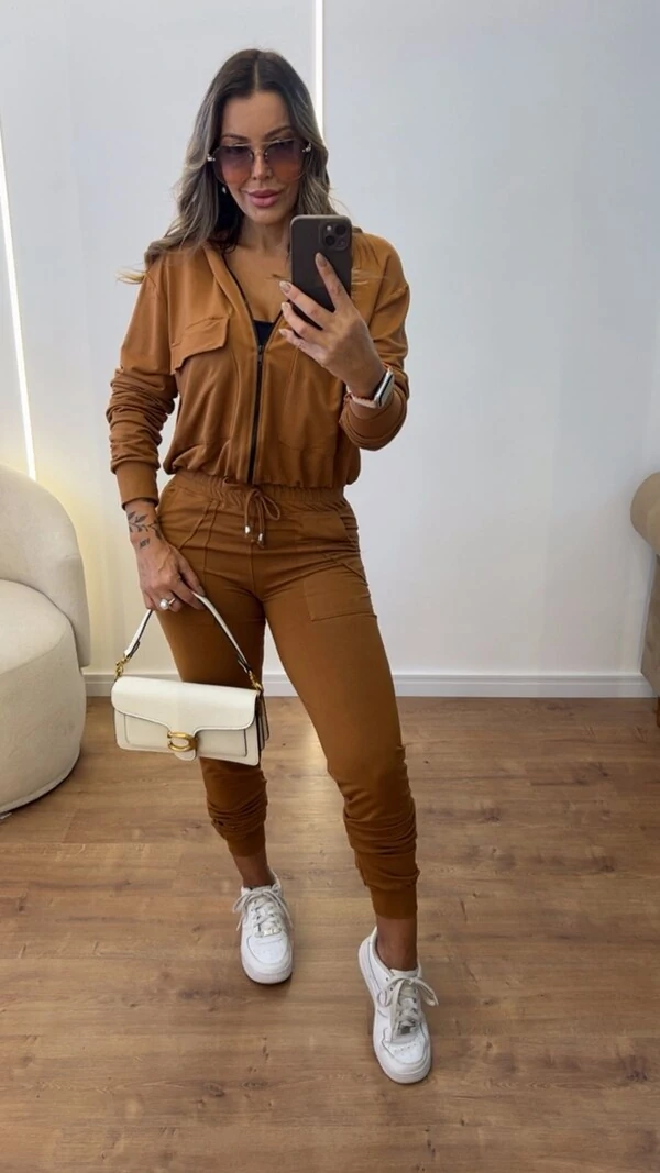 Conjunto Ana Luiza Calça e Jaqueta Bomber Moletinho