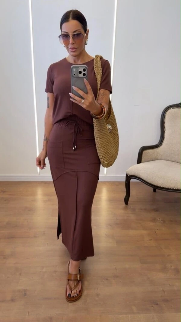 Conjunto Adriana Feminino em Moletinho com Saia Midi e Fendas