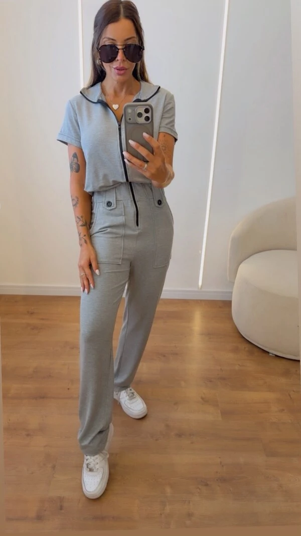 Macacão Feminino Linda em Moletinho com Bolsos
