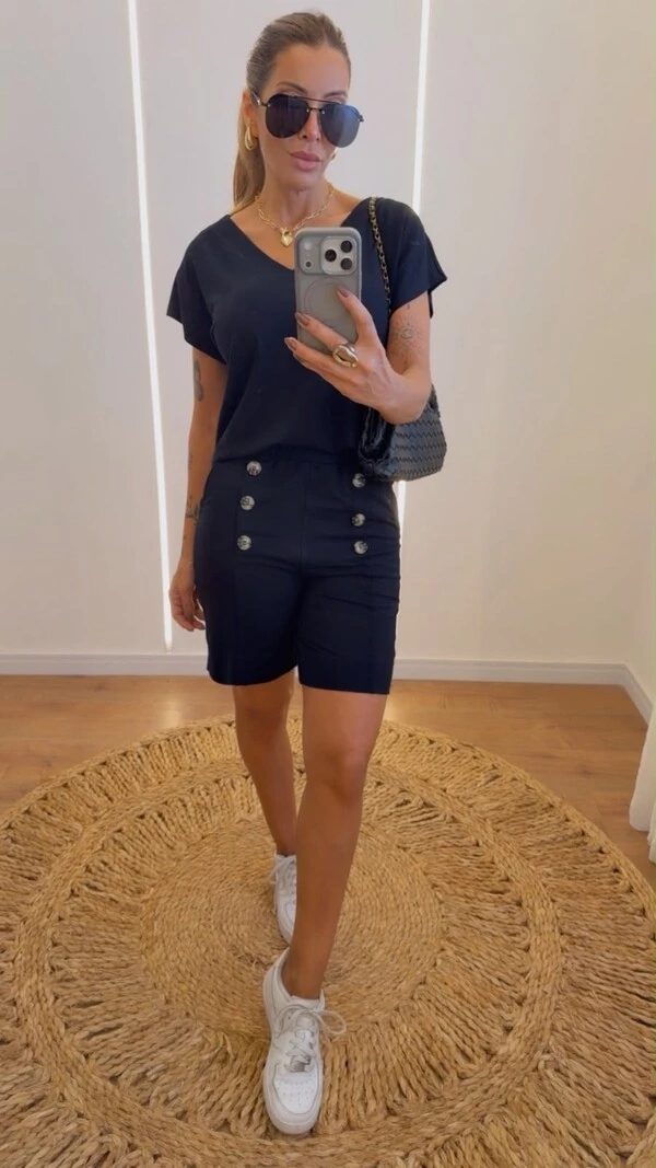 Conjunto Feminino Valentina com Blusa Decote V e Shorts