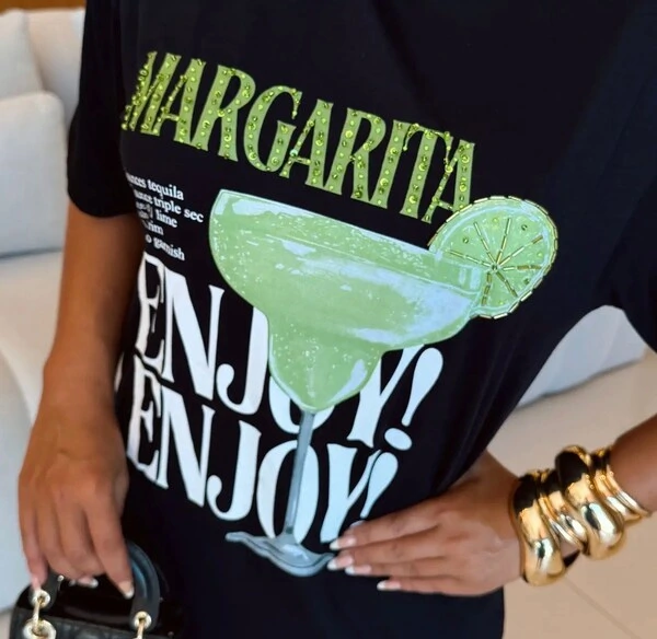 T-Shirt Feminina Margarita Estampada Over Premium | Casual e Moderna