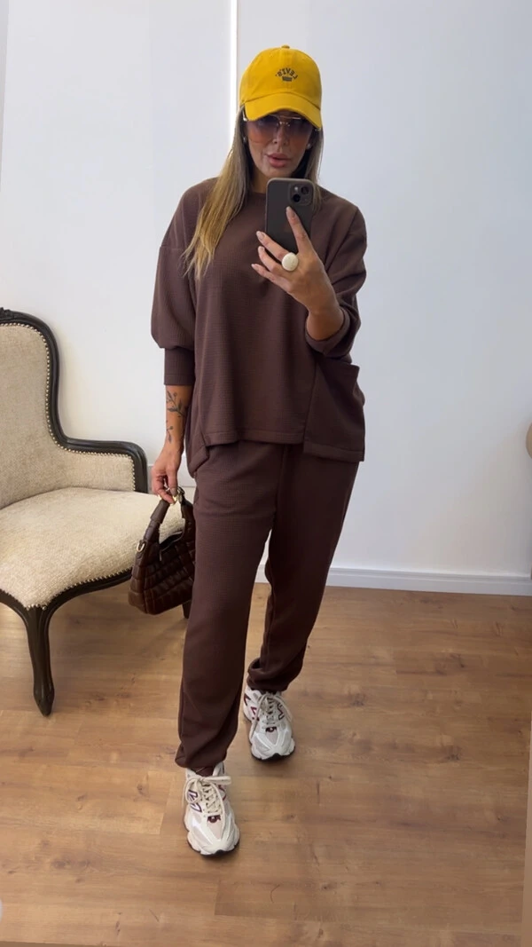 Conjunto Style Feminino em Malha Canelada de Algodão – Blusa Ampla e Calça Confortável
