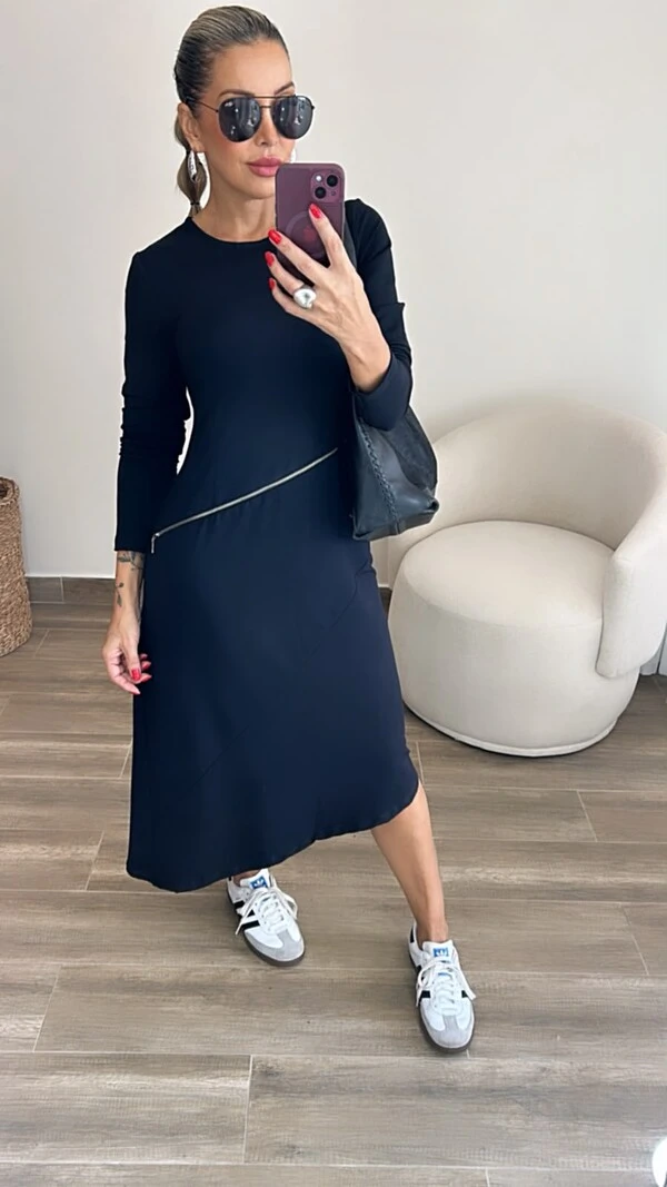 Vestido Michele em Moletinho com Zíper Decorativo e Bolsos