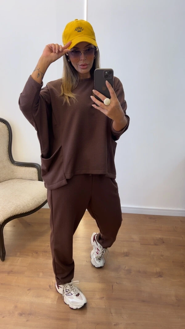 Conjunto Style Feminino em Malha Canelada de Algodão – Blusa Ampla e Calça Confortável