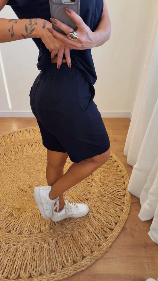 Conjunto Feminino Valentina com Blusa Decote V e Shorts