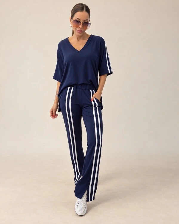Conjunto Maya Feminino em Moletinho Premium com Decote V e Calça Flare