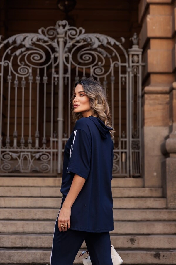 Conjunto Maya em Moletinho com Capuz e Calça Flare Sport | Conforto e Elegância
