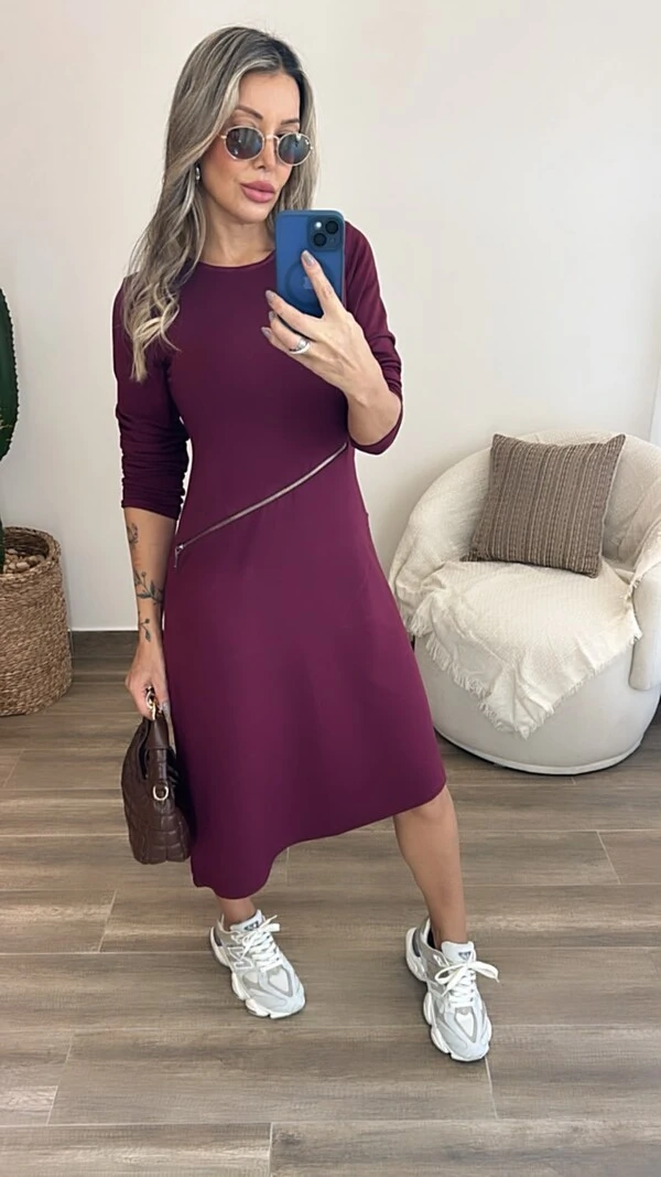 Vestido Michele em Moletinho com Zíper Decorativo e Bolsos