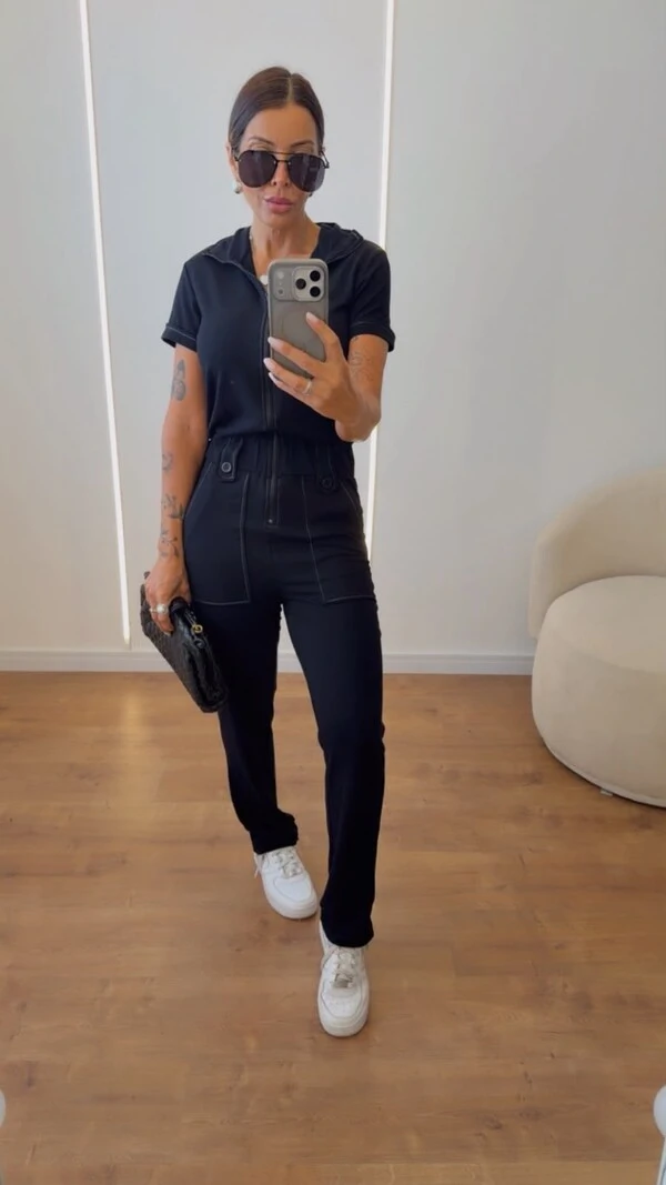 Macacão Feminino Linda em Moletinho com Bolsos