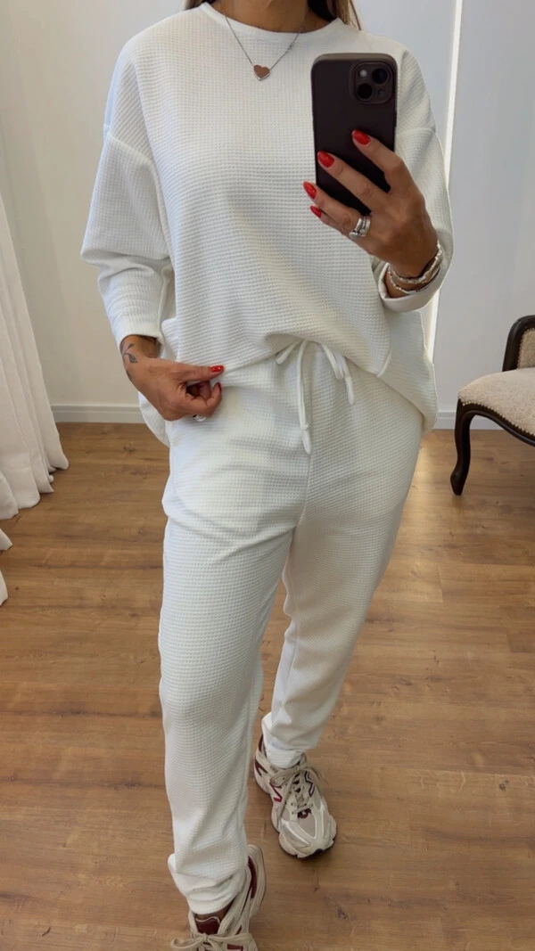 Conjunto Style Feminino em Malha Canelada de Algodão – Blusa Ampla e Calça Confortável