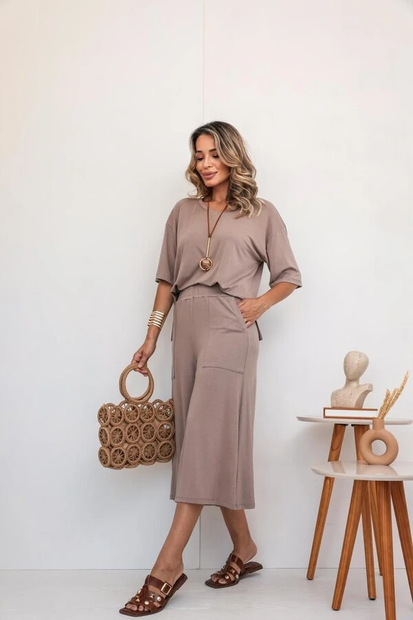 Conjunto Málaga em Viscolycra Premium Feminino – Blusa Ampla e Pantacourt