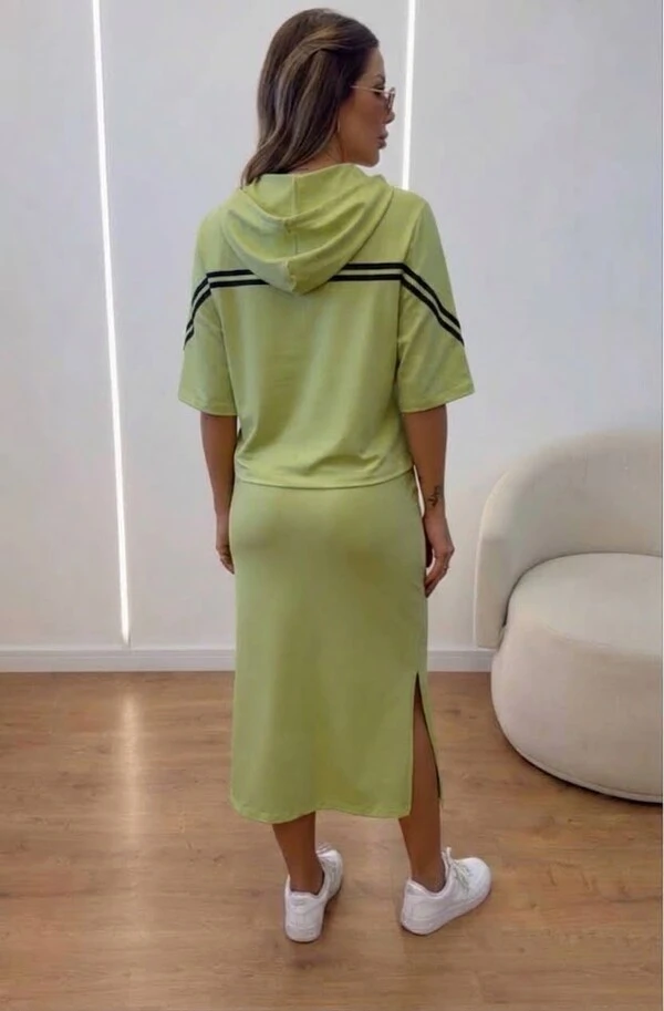 Conjunto Carmem em Moletinho com Blusa e Saia Midi