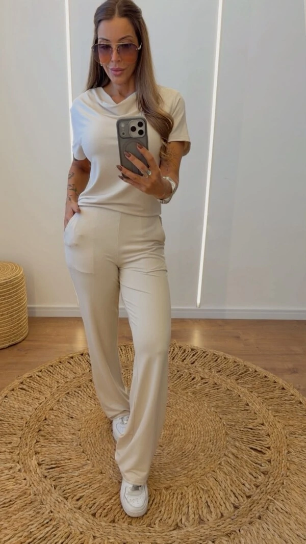 Conjunto Renata com Blusa Gola Drapeada e Calça Reta