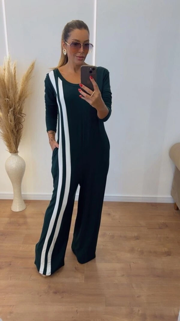 Macacão Marisa Manga Longa com Listras Laterais – Elegante, Confortável e Alongador