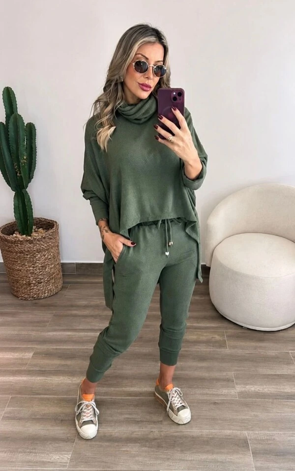 Conjunto Liliane em Malha Tricô com Blusa Morcego e Calça Jogger Feminina