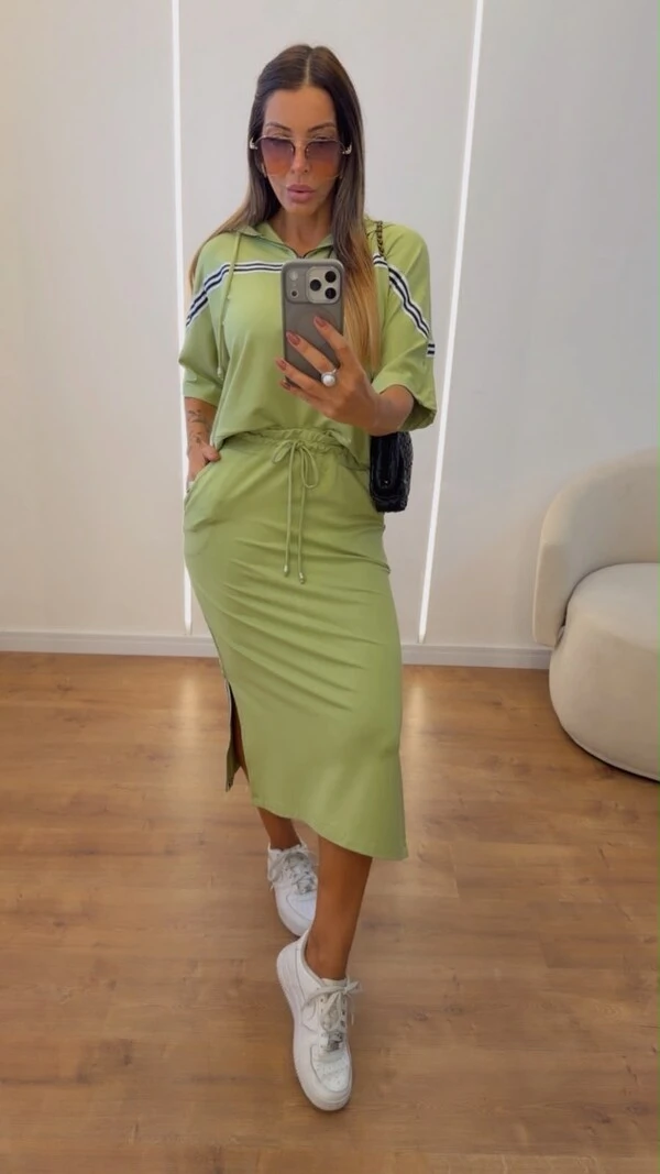 Conjunto Carmem em Moletinho com Blusa e Saia Midi