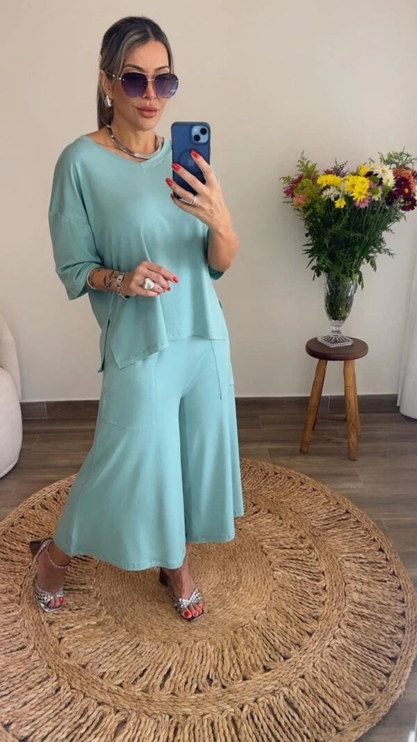Conjunto Málaga em Viscolycra Premium Feminino – Blusa Ampla e Pantacourt