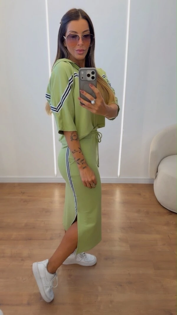 Conjunto Carmem em Moletinho com Blusa e Saia Midi