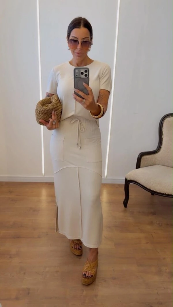Conjunto Adriana Feminino em Moletinho com Saia Midi e Fendas