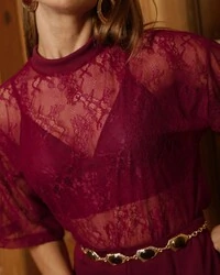 Camiseta Renda Naomi Vinho