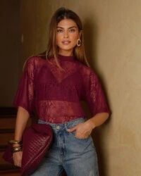 Camiseta Renda Naomi Vinho