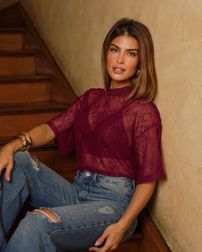 FotoCamiseta Renda Naomi Vinho