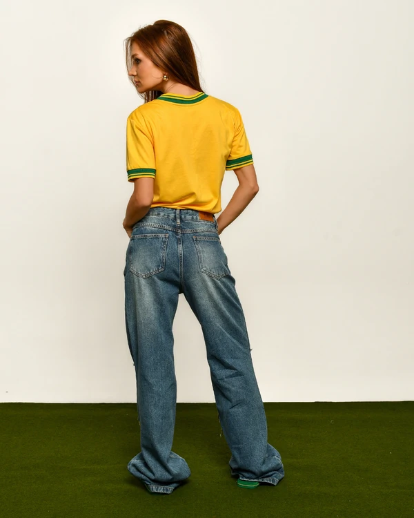 Camiseta do Brasil gola V Amarela